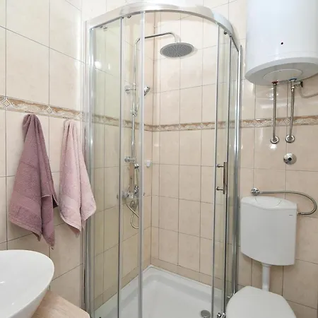 Apartment Mit Terrasse Gradac (Split-Dalmatia)